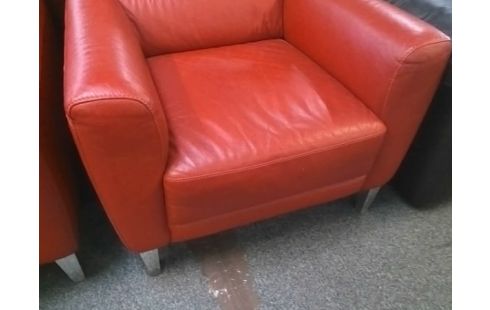 FAUTEUIL ROUGE CUIR