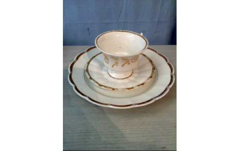 KAFFEESERVICE 16-TLG. PORZ. WEISS GOLDF.