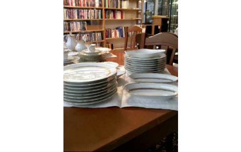 GESCHIRRSET <LIMOGES> 24TLG. WEISS GOLDF.