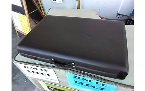 TABLE DE MASSAGE À RESTAURER