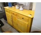 BUFFET PEINT EN JAUNE 2 PORTES/3 TIROIRS