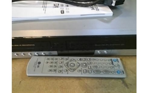 MAGNETOSCOPE LECTEUR DVD ENREGISTREUR AVEC TELECOMMANDE LG