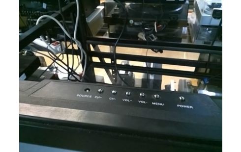 TELEVISEUR VD TECH AVEC TELECOMMANDE ET DECODEUR