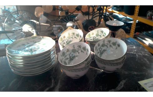 TASSES ET SOUS TASSES HAVILAND  LIMOGES