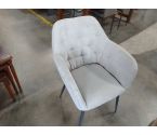 FAUTEUIL GRIS CAPITONNÉ