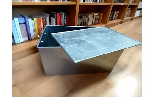 CAISSE RANGEMENT METAL