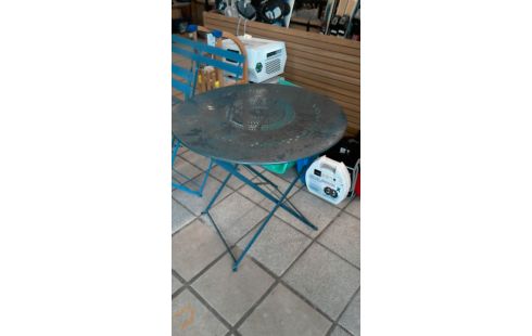 TABLE PLIANTE EN L'ETAT