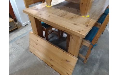 TABLE A MANGER EN PIN MASSIF AVEC 1 ALLONGE