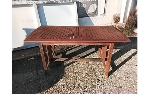 TABLE DE JARDIN TECK