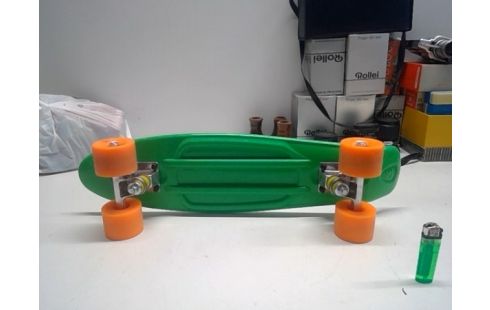 SKATEBOARD KLEIN MODEL GROEN