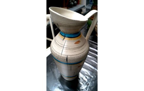 AIGUIERE BEIGE MET JAUNE BLEUE