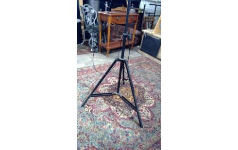 LAMPE SUR PIED INDUSTRIELLE METALIKA