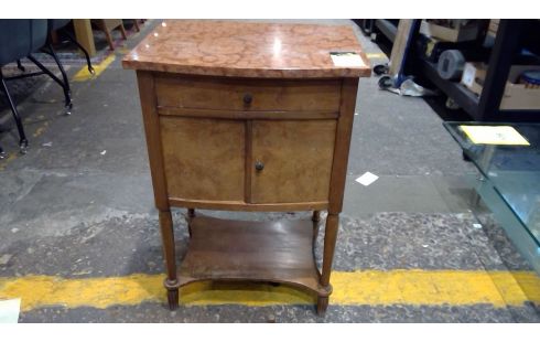 NIEDRIGE MÖBEL ART DECO. MARMORPLATTE