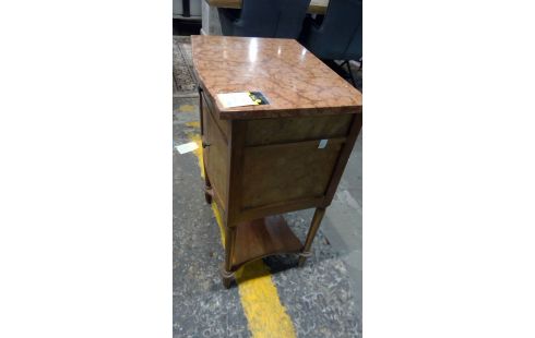 NIEDRIGE MÖBEL ART DECO. MARMORPLATTE