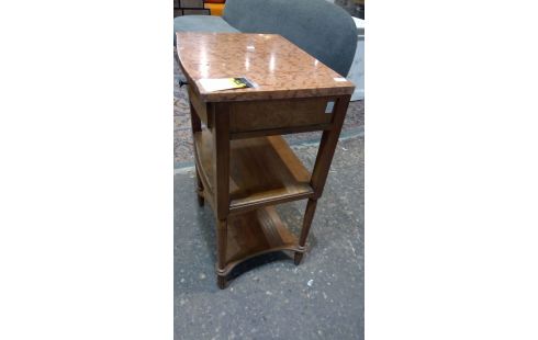 NIEDRIGE MÖBEL ART DECO. MARMORPLATTE