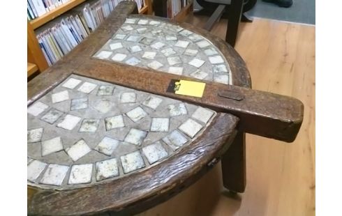 TABLE BASSE BOIS ET PIERRE SUR ROULETTES