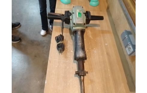 MARTEAU PIQUEUR HITACHI 1240W