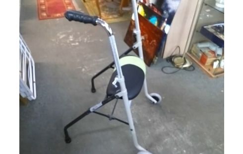 DEAMBULATEUR NOIR ET VERT