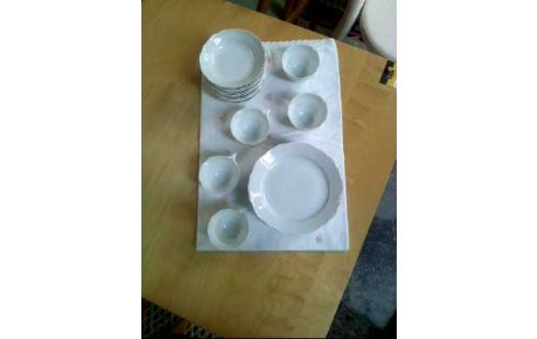 PORZELLANSERVICE WEIß <HUTSCHENREUTHER> 27T.