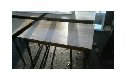 TABLE FORMICA