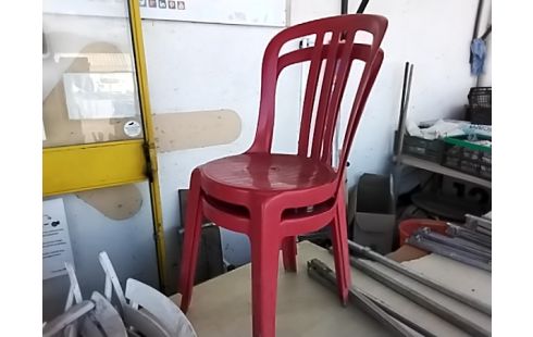 CHAISE PLASTIQUE ROUGE
