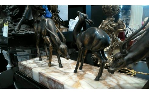 STATUE ANTILOPE REGULE