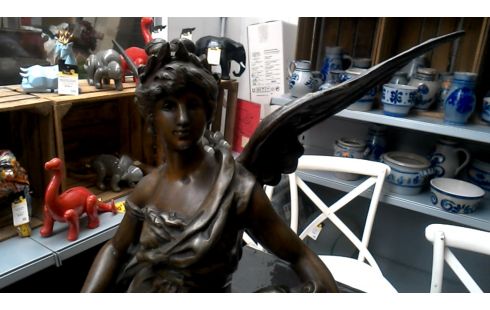 STATUE LAITON MOREAU