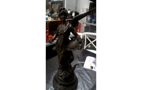 STATUE LAITON MOREAU