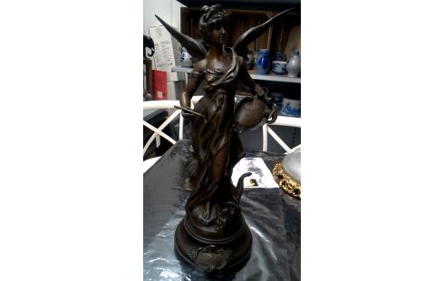 STATUE LAITON MOREAU