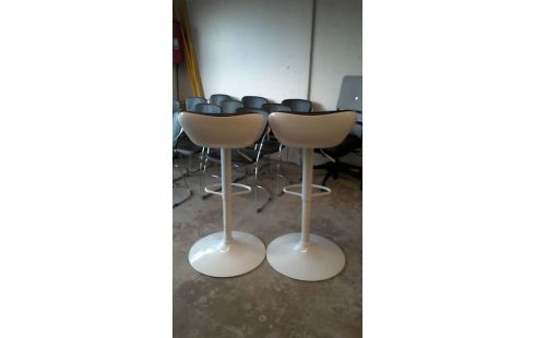 PAIRE DE TABOURETS DE