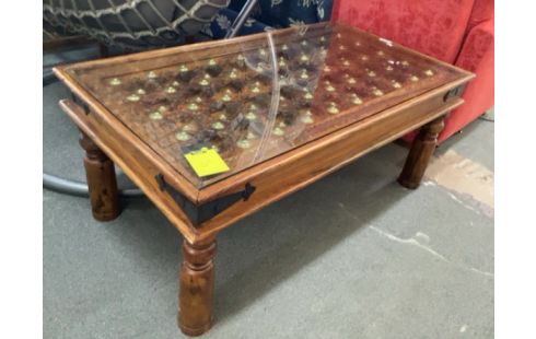 TABLE BASSE SCULPTÉE