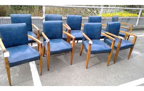 CHAISE VINTAGE EN SKAI ACCOUD.