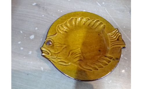 ASSIETTE DECO VALLAURIS EN L'ETAT