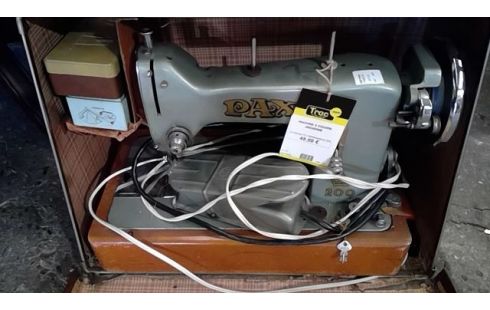 MACHINE A COUDRE ANCIENNE