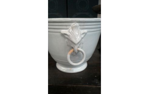 ELEMENTO PARA OCULTAR MACETAS