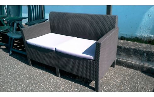 BANQUETTE DE JARDIN AVEC COUSSINS