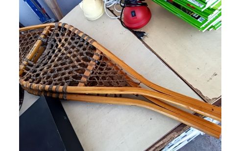 PAIRE DE RAQUETTES CANADIENNE