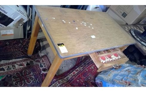 TABLE / BUREAU ANNEE 50