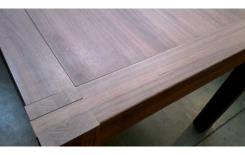 TAFEL EETKAMER NOTENLAAR LOOK