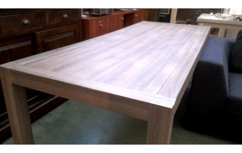 TAFEL EETKAMER NOTENLAAR LOOK