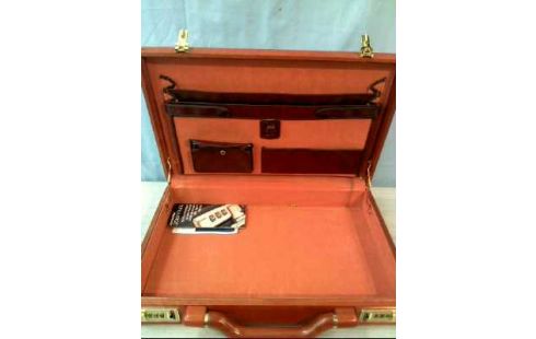 ATTACHE CASE