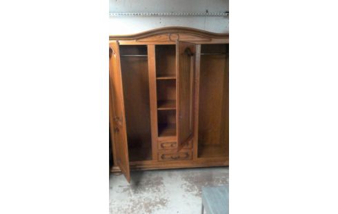 ARMOIRE PENDERIE