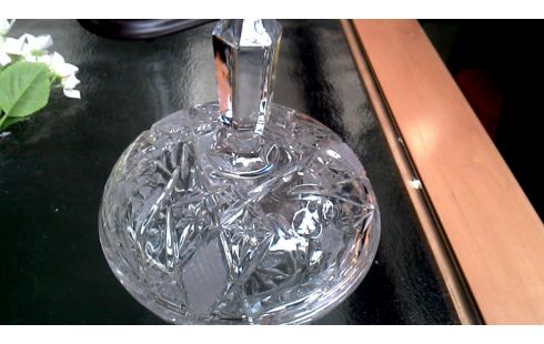 JARRÓN CON TAPA CRISTAL