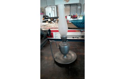 LAMPE A PETROLE  ETAIN