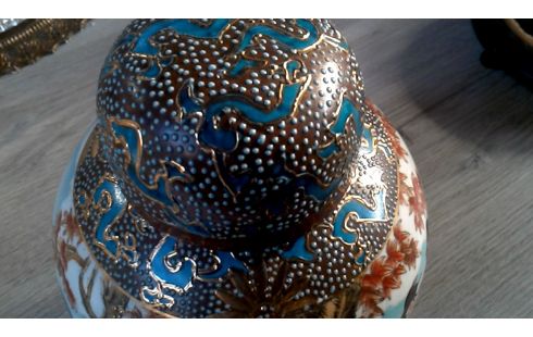 JARRÓN CON TAPA SATSUMA CHINO