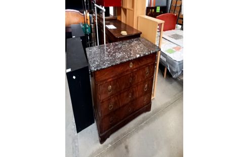 COMMODE DESSUS MARBRE + CLE