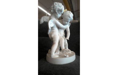 PORCELAINE DE JB PIGALLE    EN  L' ETAT