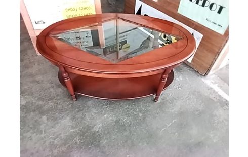 TABLE BASSE OVALE DESSUS VERRES