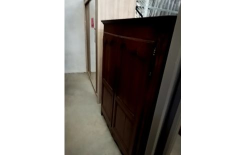 ARMOIRE SANS CLE