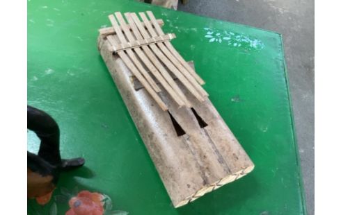 INSTRUMENT DE MUSIQUE KALIMBA SANZA